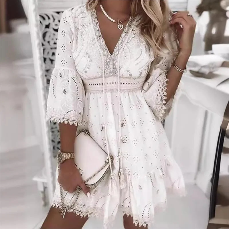 TrendyCurve | Stylowa krótka sukienka