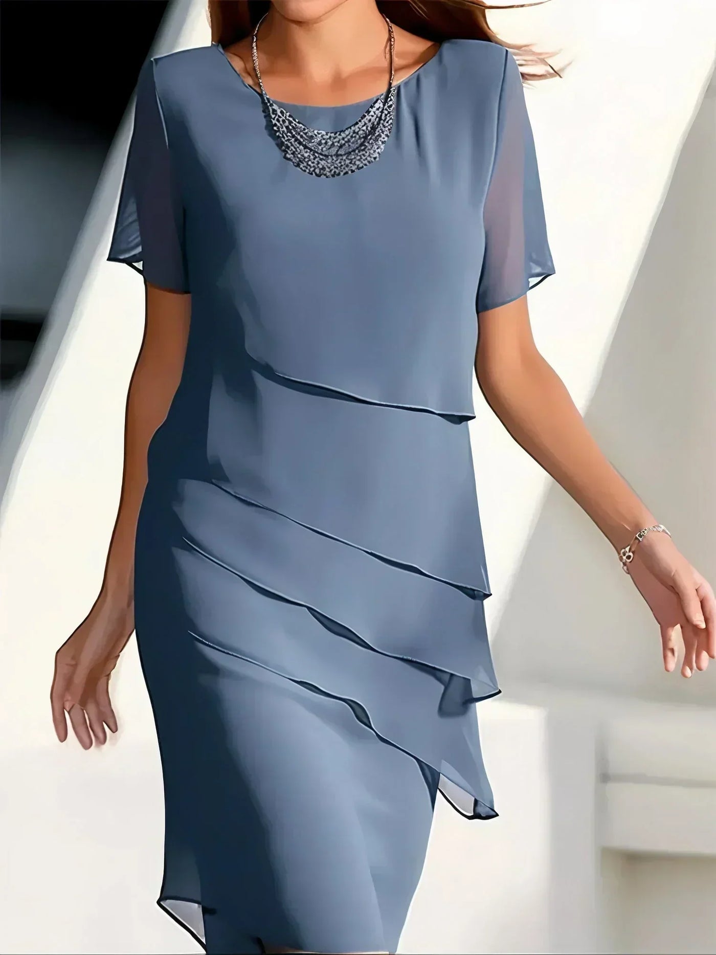 „Luxe Lattice” – Elegancka sukienka z zakryciem brzucha