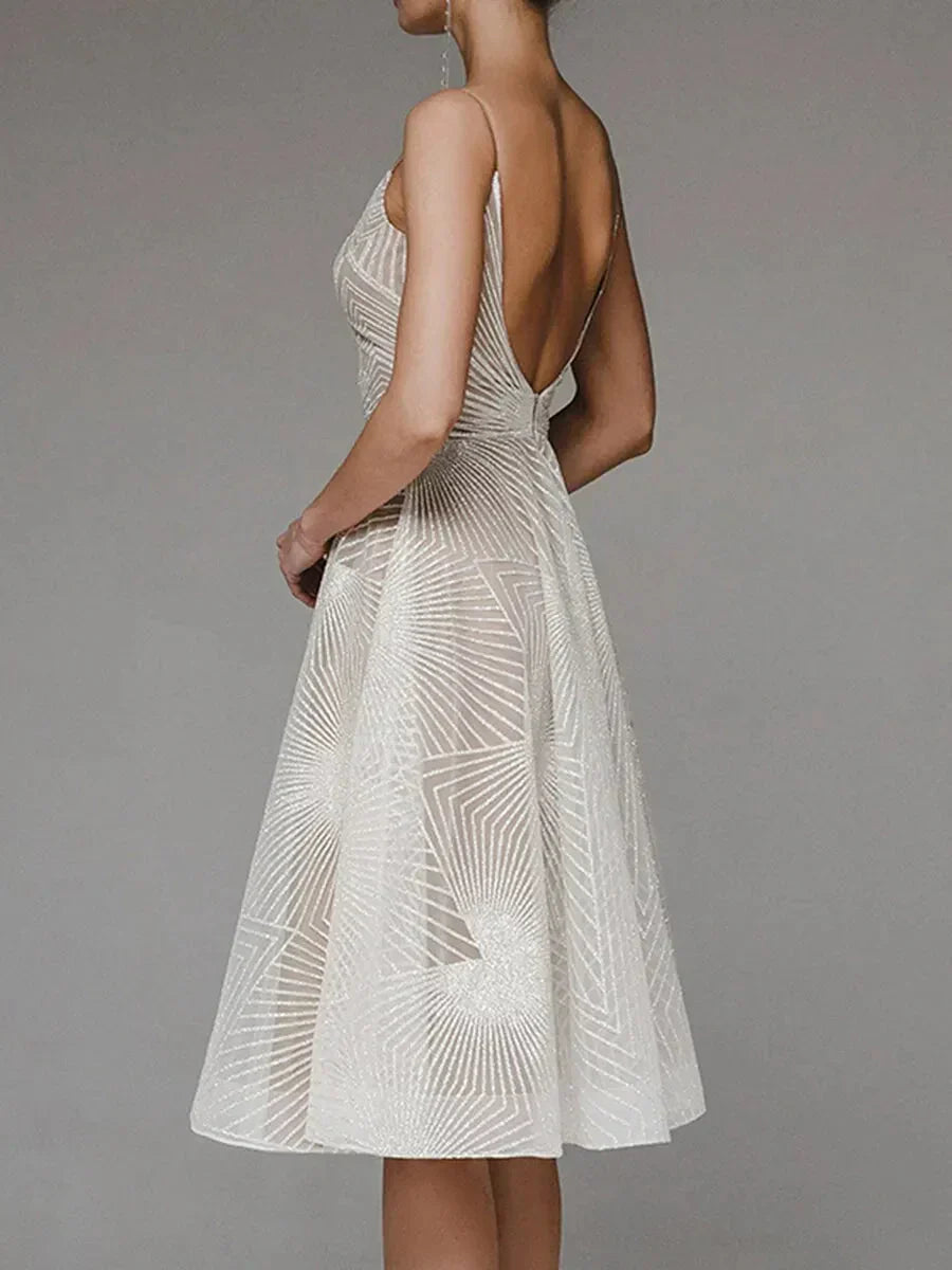 LARA | Elegancka sukienka z odkrytymi plecami 