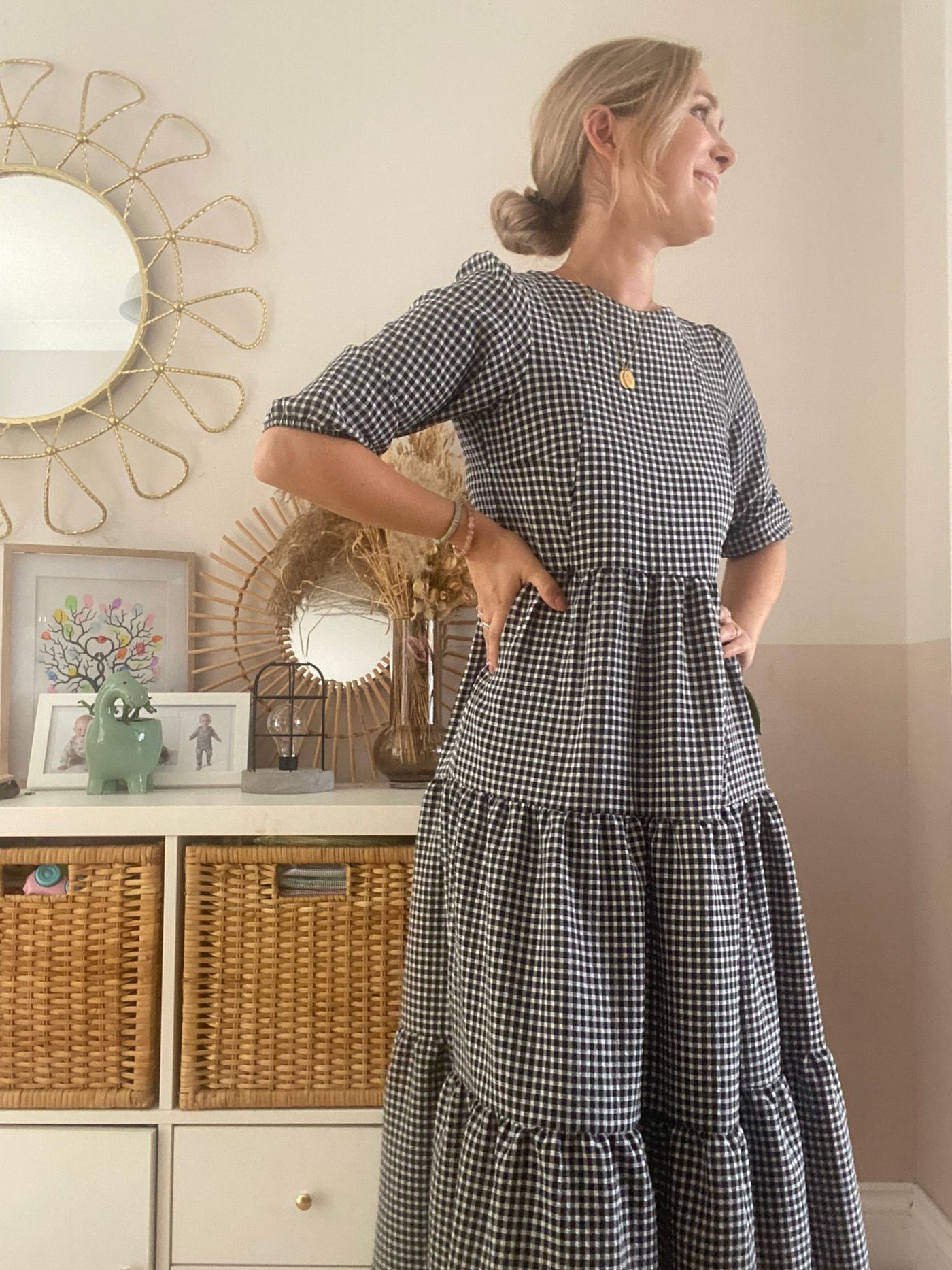 Marie | Sukienka do karmienia piersią w kratkę Gingham z niewidocznymi zamkami