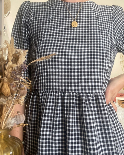 Marie | Sukienka do karmienia piersią w kratkę Gingham z niewidocznymi zamkami